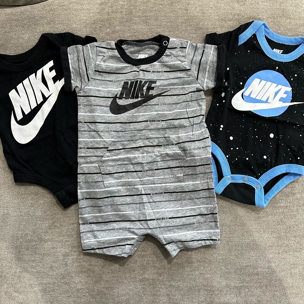Baby Boy Nike Short Sleeve Onesies Set 3 months 6 months